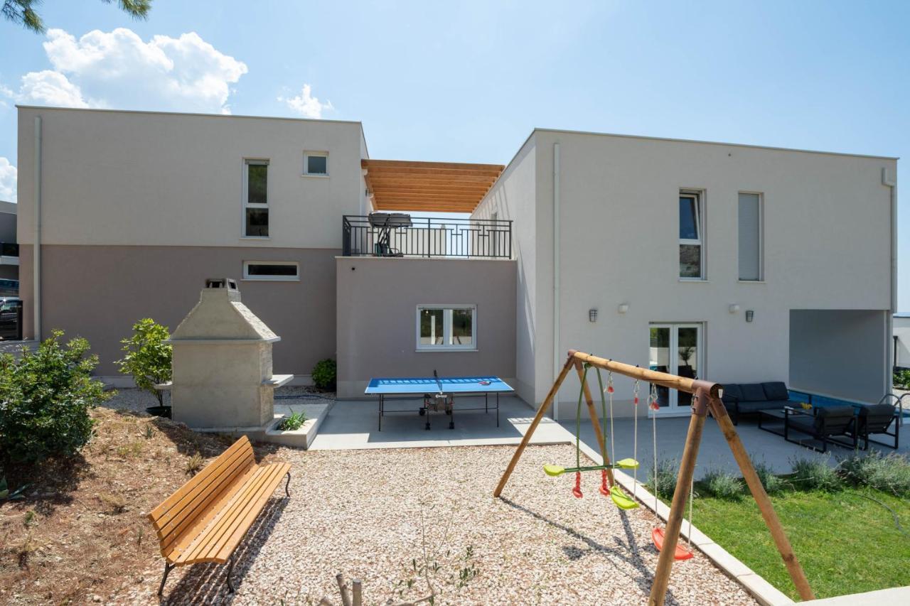 Villa Dorso With Heated Pool Klis ภายนอก รูปภาพ